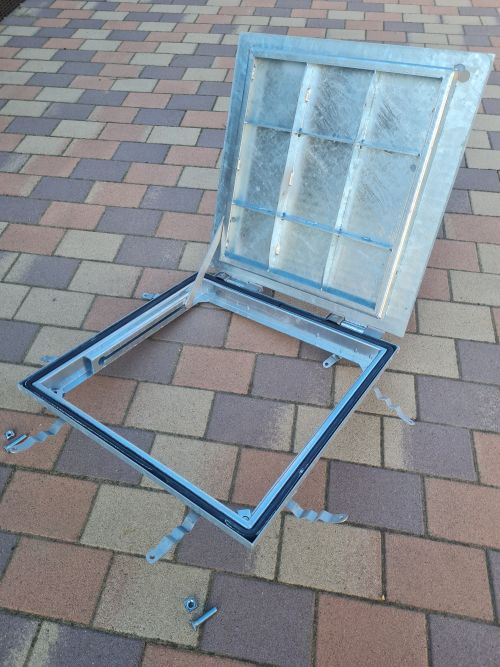 csavarral zarhato 600 634 500 500 a15 horganyzott fedlap